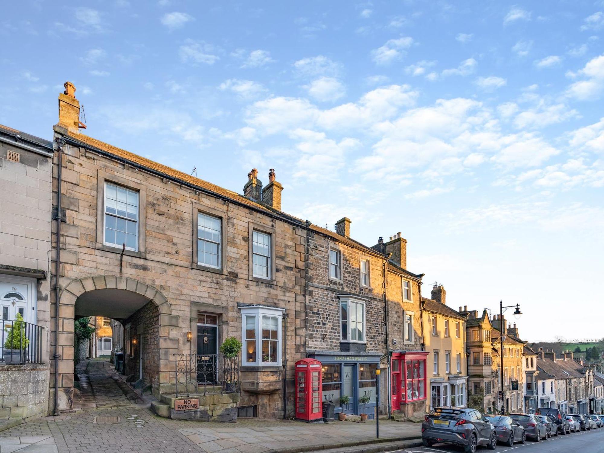 Old Bank House *